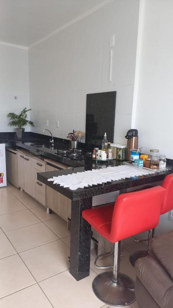 Apartamento Na Palhoca, Com Vista Para O Mar, Proximo A Mercados, Padarias E Farmacias. Kültér fotó